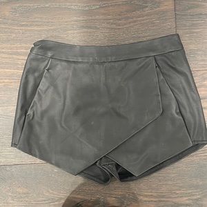 Faux leather skort